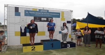 Luana Lira vence trampolim de 1m e obtém índice A no Troféu Brasil de Saltos Ornamentais