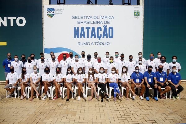 Natação brasileira vai aos Jogos Rio 2016 com delegação recorde