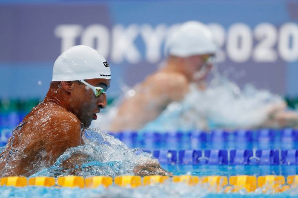 Felipe Lima obtém melhor marca pessoal, repete semifinal de Londres e termina 100m peito na 12ª colocação