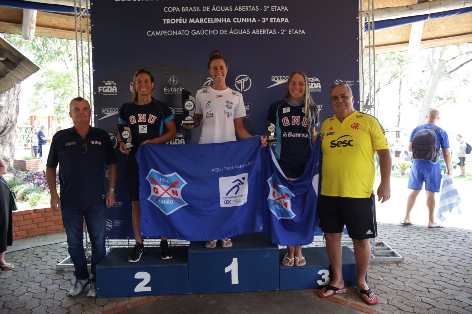 Viviane Jungblut e Luiz Felipe Loureiro vencem prova de 10 km do Campeonato Brasileiro, em Porto Alegre