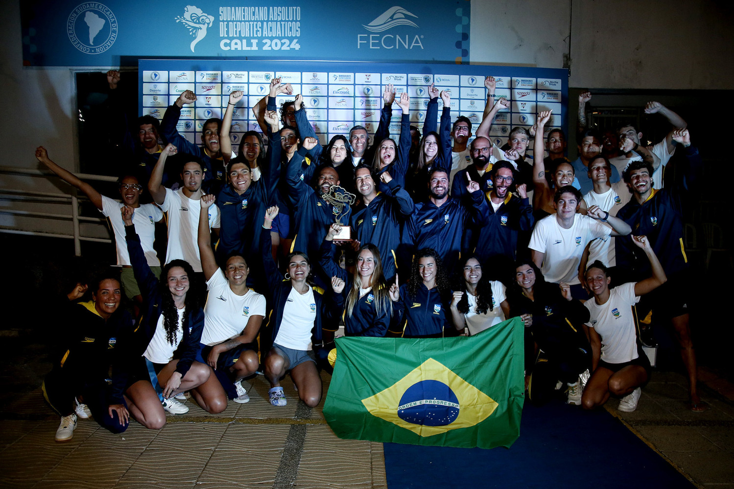 Natação do Brasil passa de 50 medalhas e é campeã geral da Natação no Sul-Americano