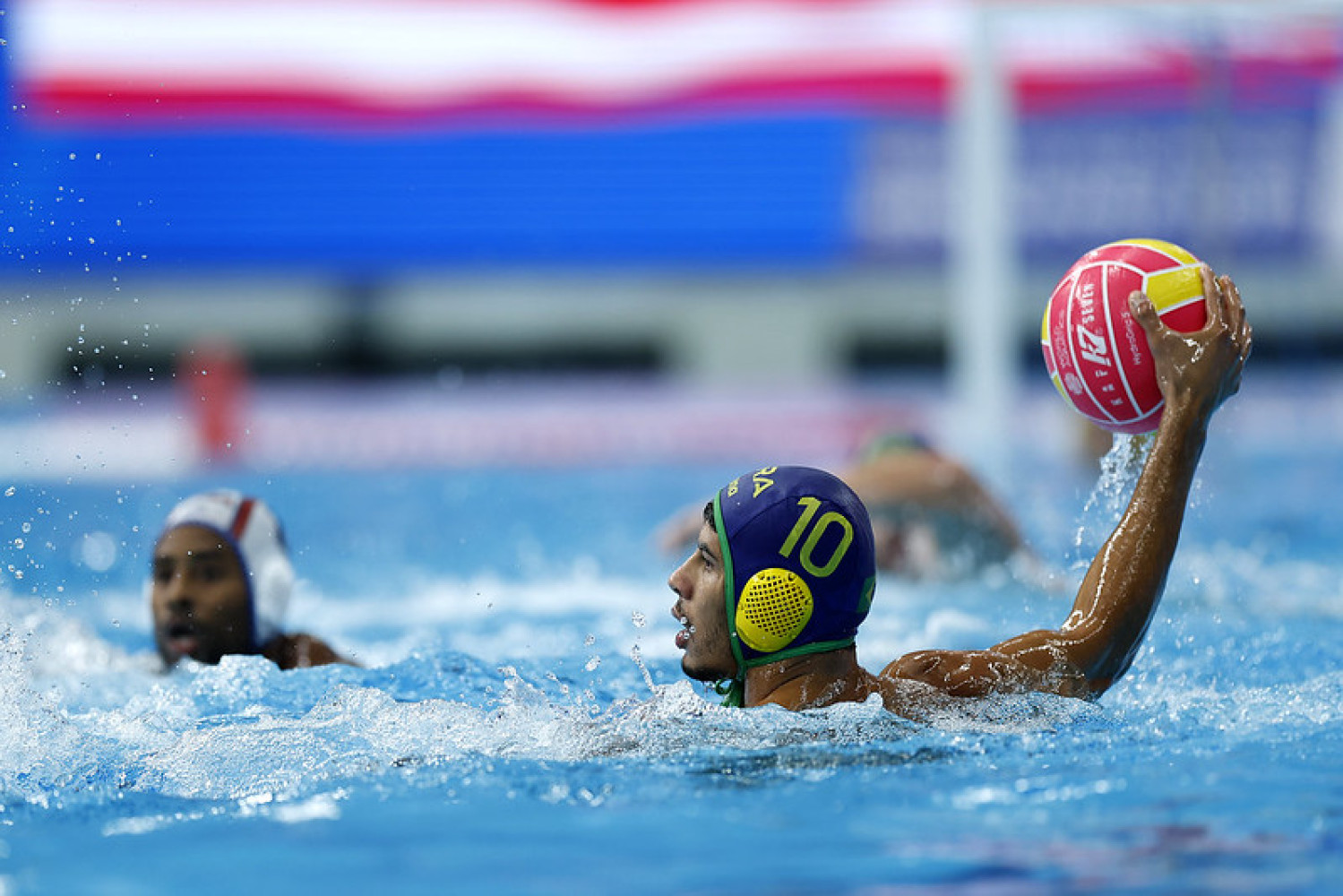 Brasil tem vitória épica contra Canadá nos pênaltis e avança em 2º no Mundial; Ana Marcela é 6ª nos 10 km