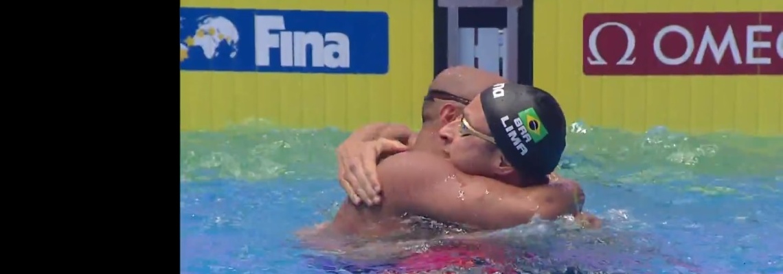 MUNDIAL DE ESPORTES AQUÁTICOS – UM ABRAÇO VALE MAIS DO QUE MIL PALAVRAS !!! VALEU MENINOS !!! PRATA E BRONZE – 50 PEITO